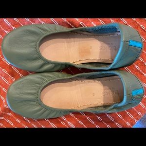 Olive Tieks size 8